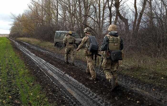 Прикордонники зруйнували укриття та склади окупантів на Луганщині