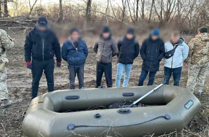 На кордоні затримали шістьох ухилянтів, які планували перетнути Тису