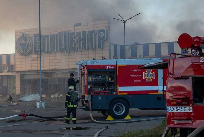 СБУ ідентифікувала 4-х генералів та полковника РФ, які наказали вдарити по "Епіцентру" в Харкові