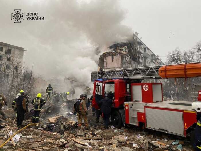 Кількість загиблих внаслідок удару по будинку у Полтаві зросла до 11 осіб