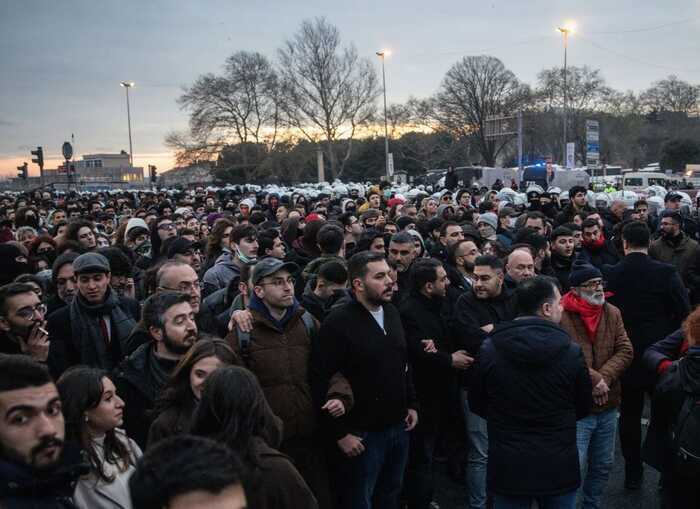 У Туреччині тривають протести проти арешту мера Стамбула