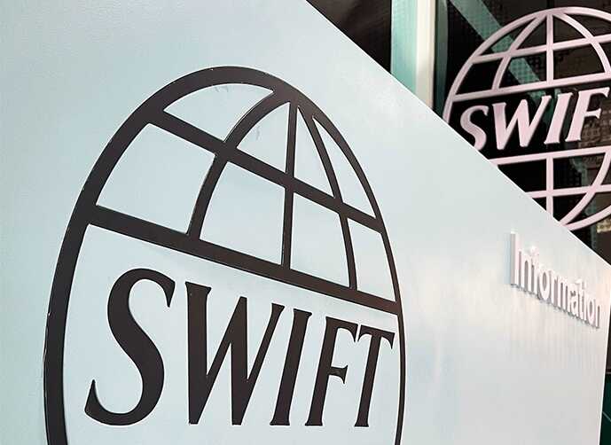 Кремль заявив про повторне підключення російських банків до SWIFT