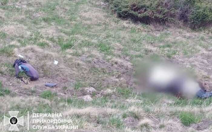 На Закарпатті біля кордону знайшли тіло чоловіка